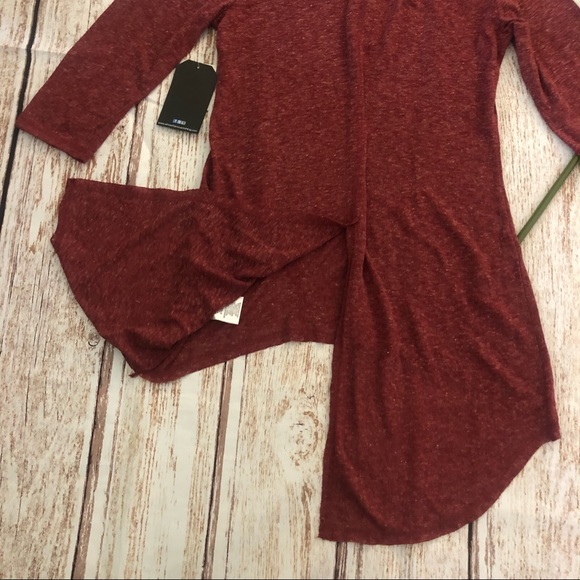 New Almost Famous Top Size Medium Heathered Wine High-Low - Picture 5 of 6